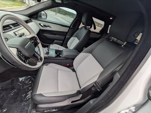Certified 2026 Land Rover Range Rover Velar Dynamic SE AWD/4WD image 18