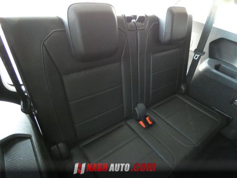 Used 2018 Volkswagen Tiguan SE w/ Panoramic Sunroof Package AWD/4WD image 40