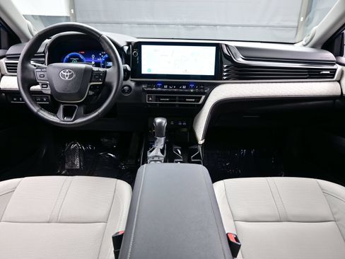 Used 2026 Toyota Camry XLE w/ Premium Plus Package AWD/4WD image 17