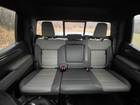 Used 2023 Chevrolet Silverado 1500 ZR2 w/ Technology Package image 19