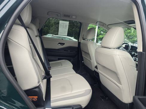Used 2022 Nissan Pathfinder SL AWD/4WD image 12