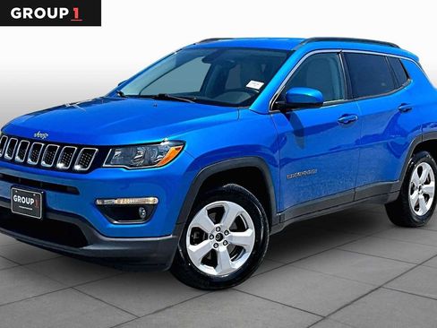 Used 2018 Jeep Compass Latitude AWD/4WD image 1