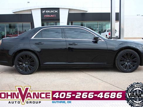 Used 2012 Chrysler 300 S image 9