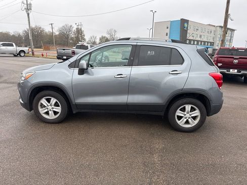 Used 2019 Chevrolet Trax LT w/ LT Convenience Package image 5