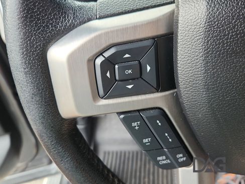 Used 2016 Ford F150 Platinum w/ Equipment Group 701A Luxury image 30