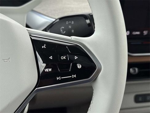 New 2025 Volkswagen ID. Buzz 1st Edition image 17