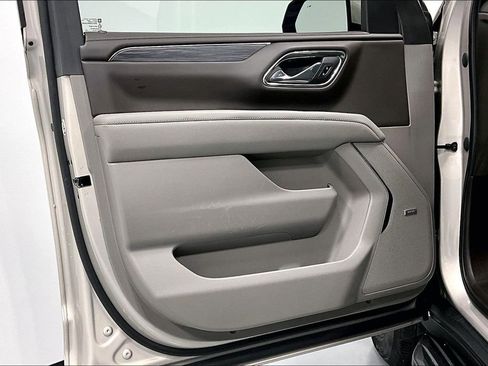 Used 2023 GMC Yukon SLT w/ SLT Luxury Package image 20