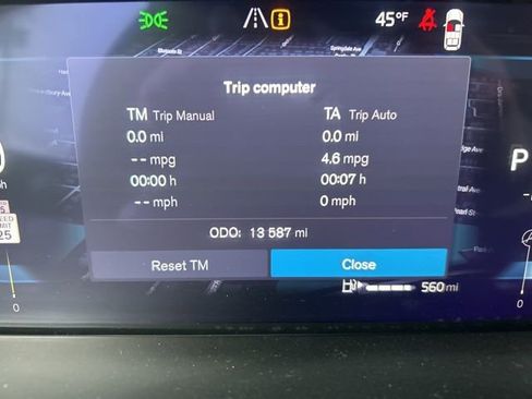 Used 2025 Volvo XC90 B5 Plus image 22