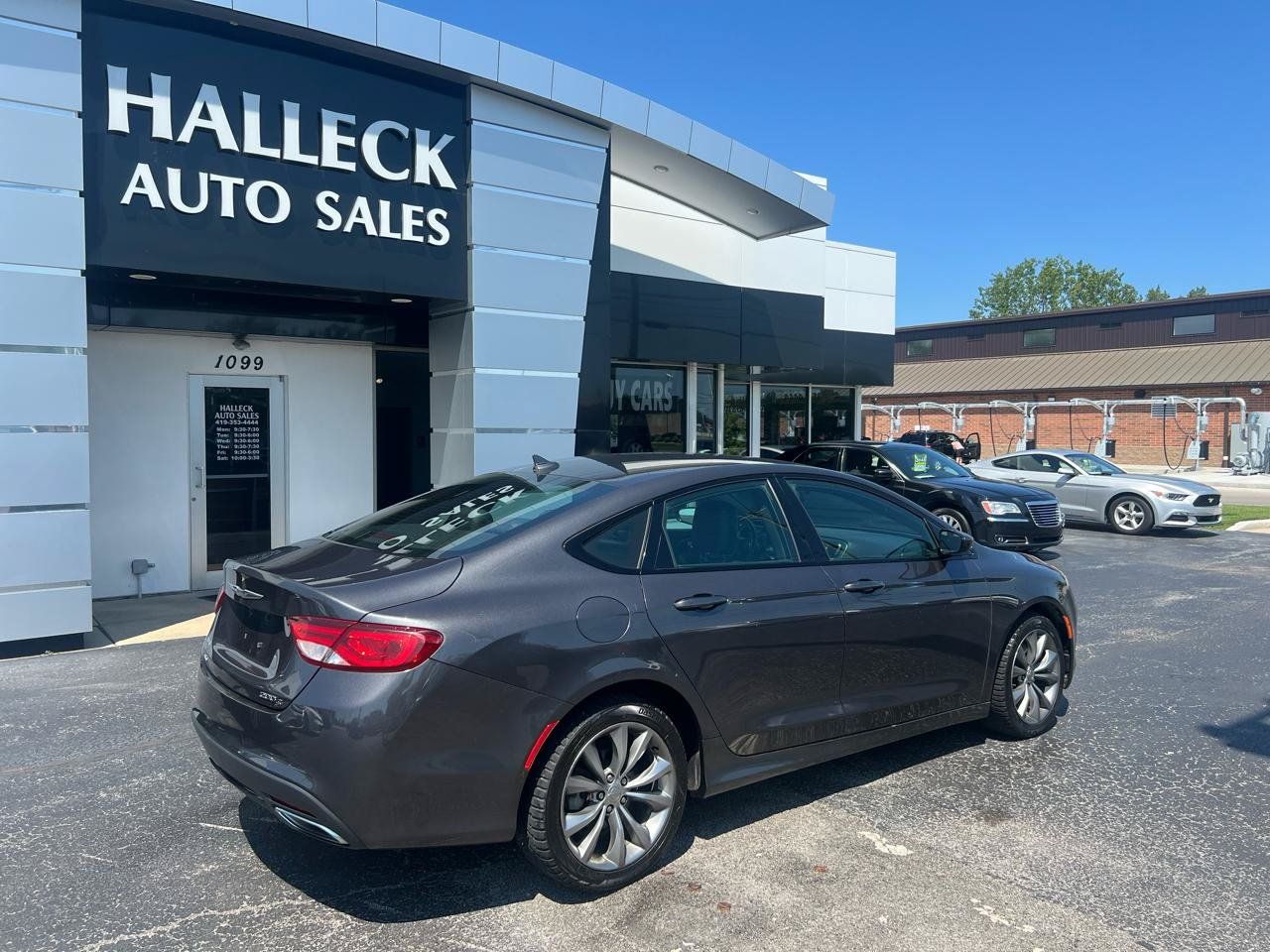 Used 2017 Chrysler 200 S w/ Comfort Group AWD/4WD image 7