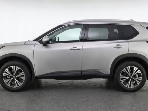 Used 2023 Nissan Rogue SV FWD image 5