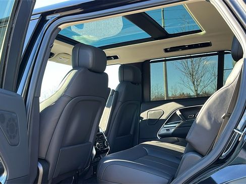 New 2025 Land Rover Range Rover Long Wheelbase SE image 20