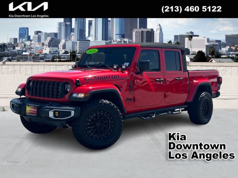 Used 2024 Jeep Gladiator Sport AWD/4WD image 1