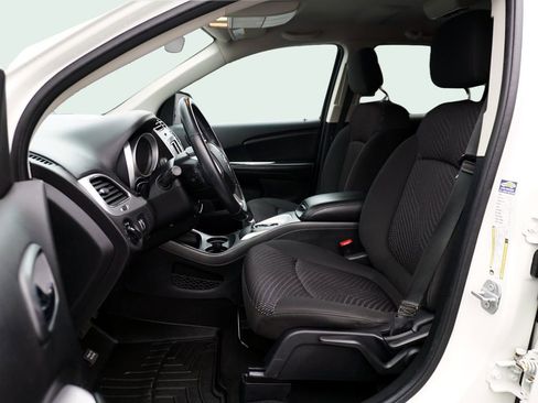 Used 2018 Dodge Journey SE w/ Popular Equipment Group image 16