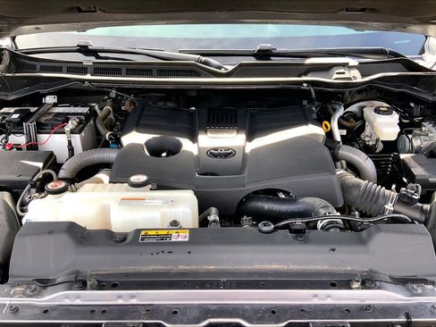 Used 2024 Toyota Tundra Limited image 31