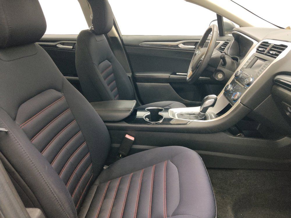 Used 2015 Ford Fusion SE w/ Equipment Group 201A FWD image 21