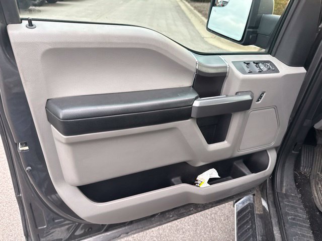 Used 2017 Ford F150 XLT w/ Equipment Group 302A Luxury AWD/4WD image 8
