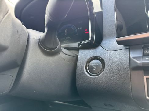 Used 2025 Toyota Camry LE image 5