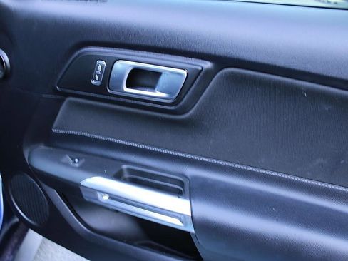 Used 2019 Ford Mustang Coupe RWD image 13