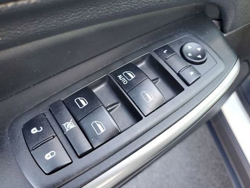 Used 2019 Jeep Cherokee Latitude w/ Popular Appearance Group image 20