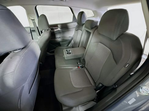 Used 2025 Kia Sportage LX image 25