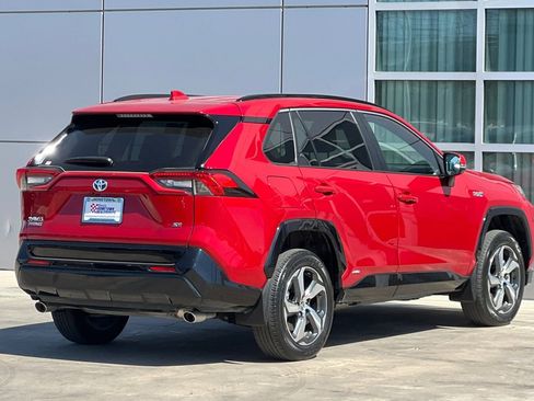 Used 2024 Toyota RAV4 SE w/ Weather & Moonroof Package AWD/4WD image 4
