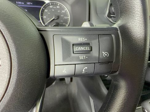 Used 2024 Nissan Rogue S FWD image 18