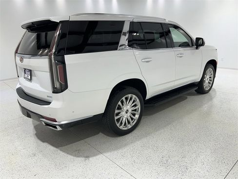 Used 2024 Cadillac Escalade Premium Luxury w/ Performance Package image 8