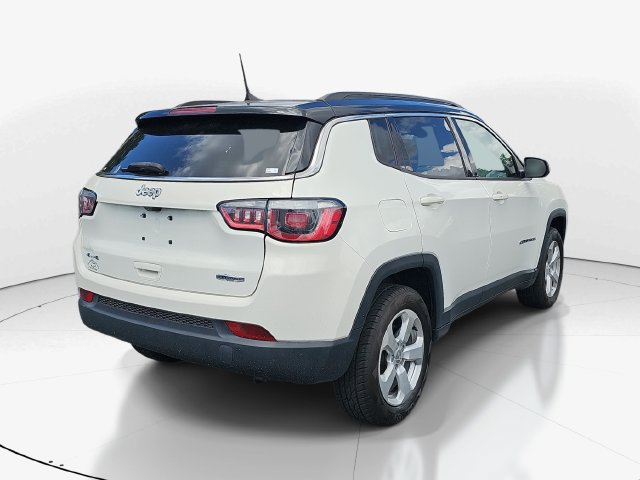 Used 2020 Jeep Compass Latitude w/ Cold Weather Group AWD/4WD image 4