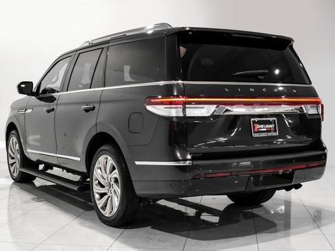 Used 2023 Lincoln Navigator Reserve image 10