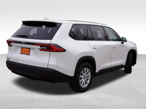 Used 2025 Toyota Grand Highlander XLE image 5