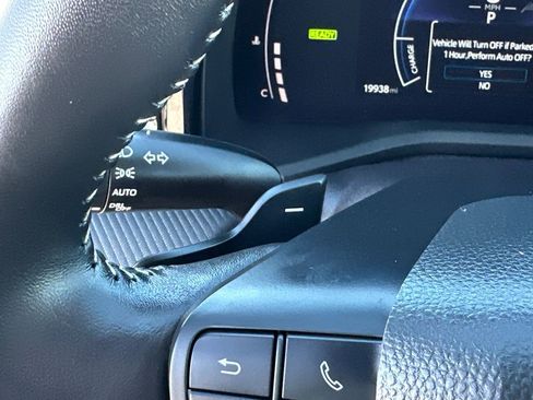 Used 2025 Toyota Camry SE image 25