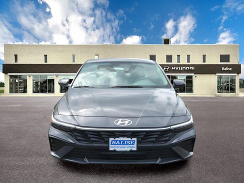 New 2026 Hyundai Elantra SE FWD image 8