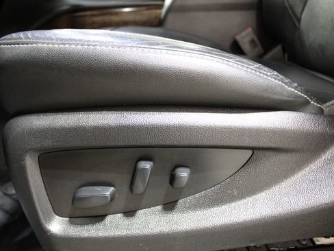 Used 2018 Chevrolet Suburban LT image 18