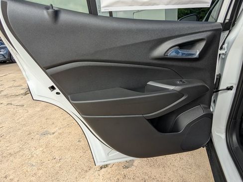 New 2026 Chevrolet Trax LS w/ LS Convenience Package FWD image 8