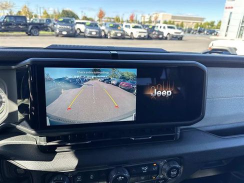 Used 2024 Jeep Wrangler Unlimited w/ Convenience Group image 15