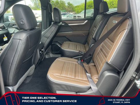 New 2026 GMC Acadia Denali Ultimate FWD image 11