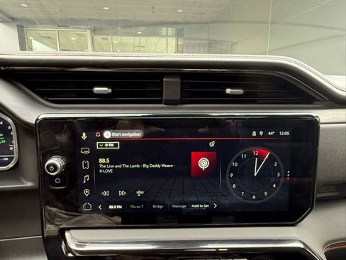 Used 2023 GMC Sierra 1500 AT4 w/ AT4 Premium Package AWD/4WD image 34
