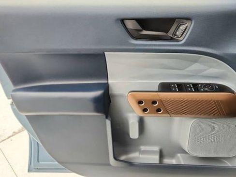 Used 2022 Ford Maverick Lariat image 35