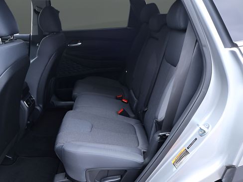 Used 2022 Hyundai Santa Fe XRT FWD image 15