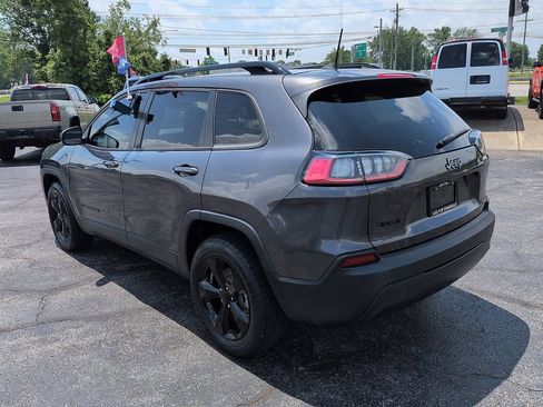 Used 2021 Jeep Cherokee Latitude Plus AWD/4WD image 5