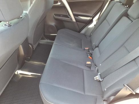 Used 2018 Toyota RAV4 XLE AWD/4WD image 14