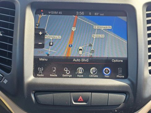 Used 2015 Jeep Cherokee Latitude w/ Trailer Tow Group AWD/4WD image 33