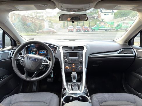 Used 2015 Ford Fusion SE FWD image 18