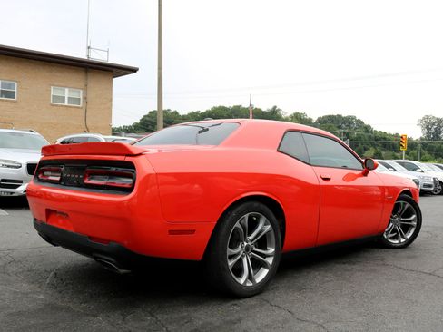Used 2020 Dodge Challenger R/T image 2