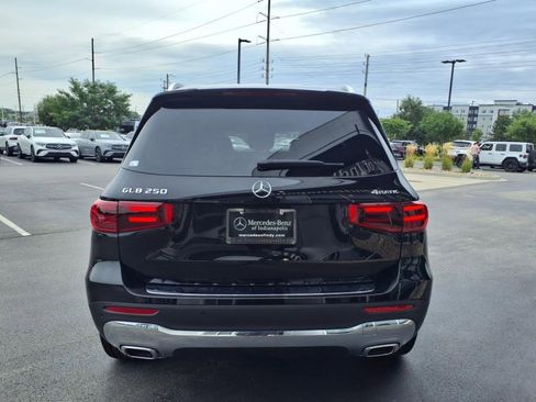 New 2025 Mercedes-Benz GLB 250 4MATIC image 5