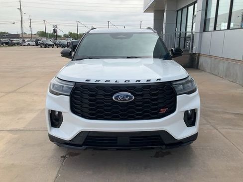 Used 2025 Ford Explorer ST image 41