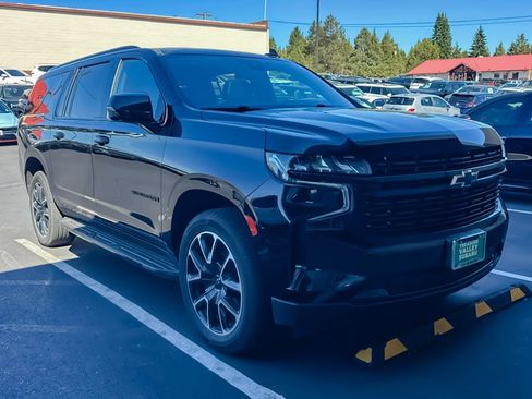 Used 2024 Chevrolet Suburban RST w/ Luxury Package AWD/4WD image 2