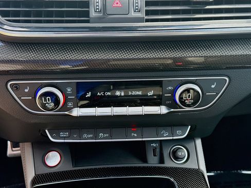 Used 2022 Audi SQ5 Premium Plus image 12