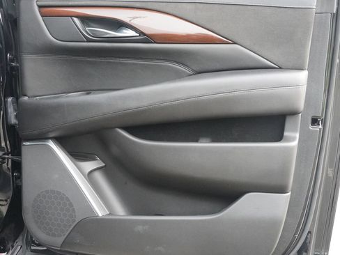 Used 2020 Cadillac Escalade ESV Luxury AWD/4WD image 27