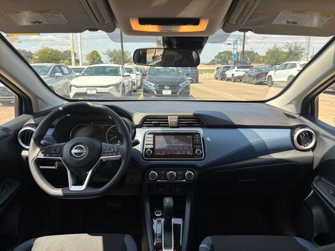 Used 2025 Nissan Versa SV FWD image 26